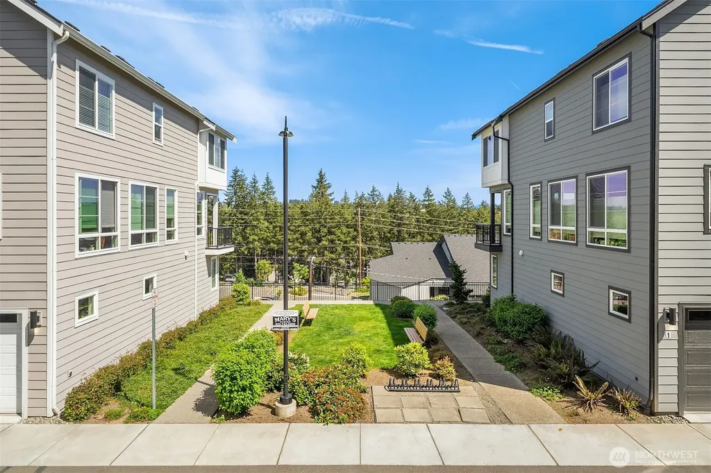 18829 67th Drive NE Kenmore WA 98028