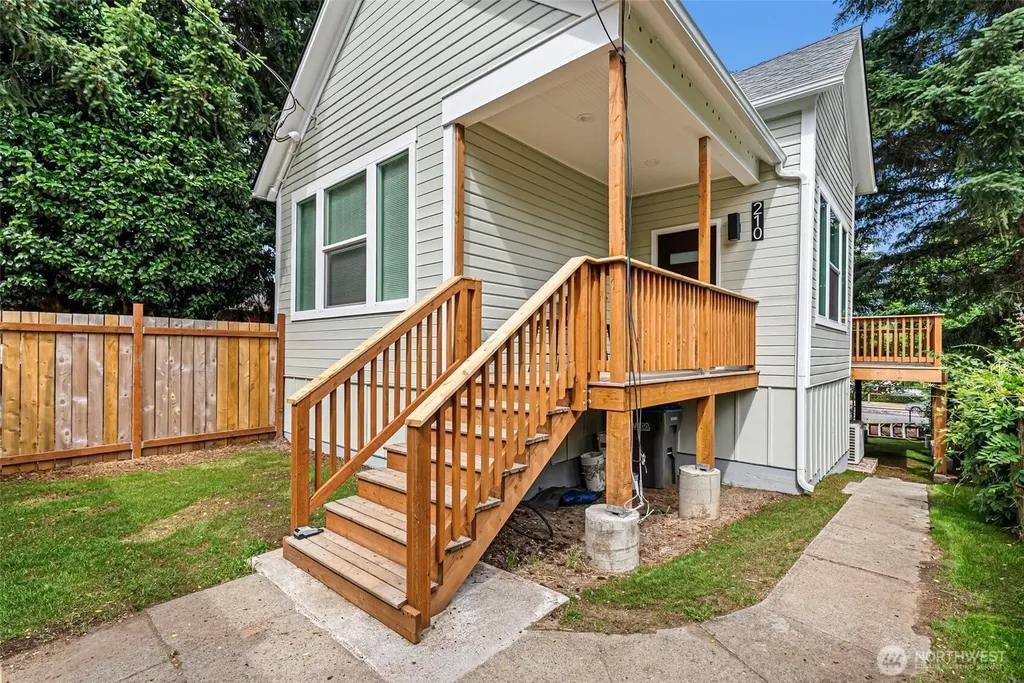 210 S Cambrian Avenue Bremerton WA 98312