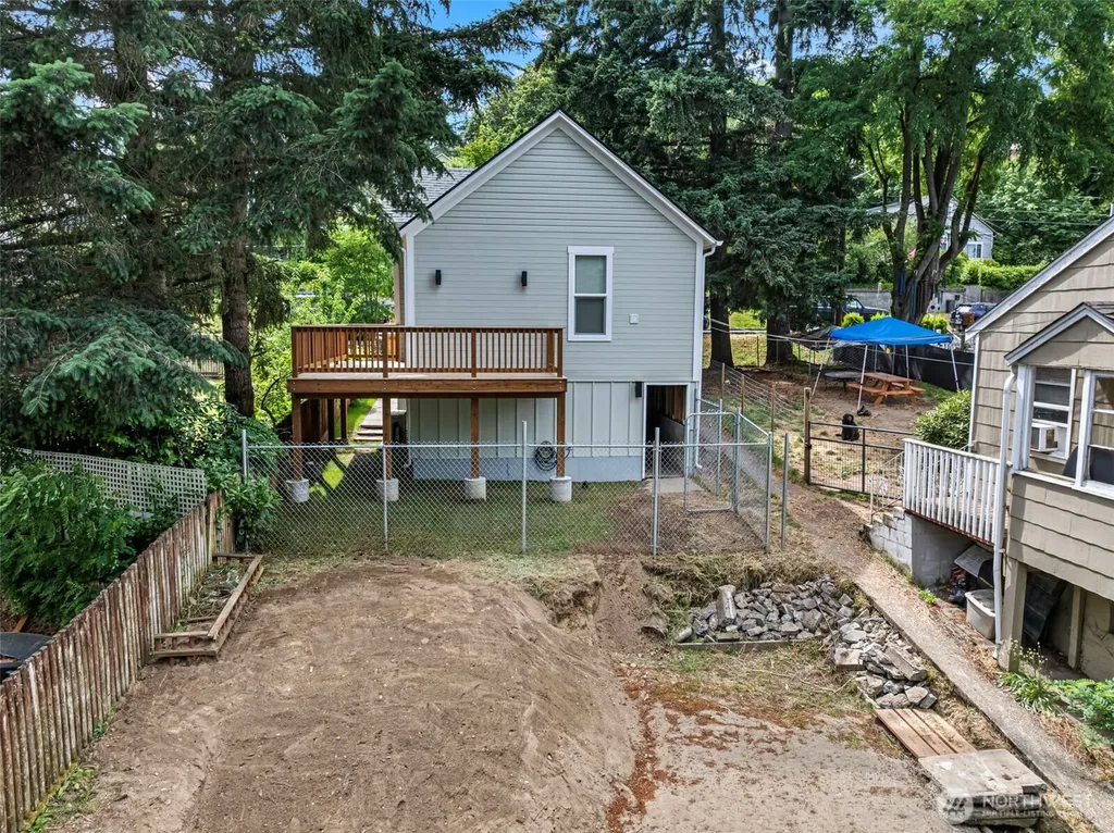210 S Cambrian Avenue Bremerton WA 98312