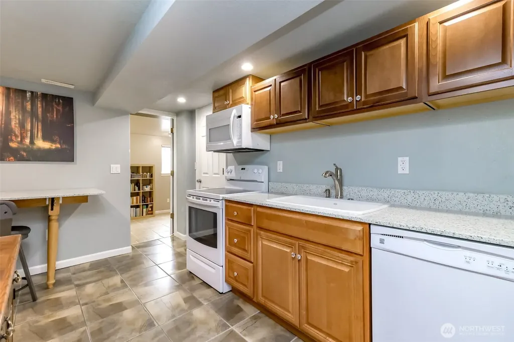 98 31st Avenue Milton WA 98354