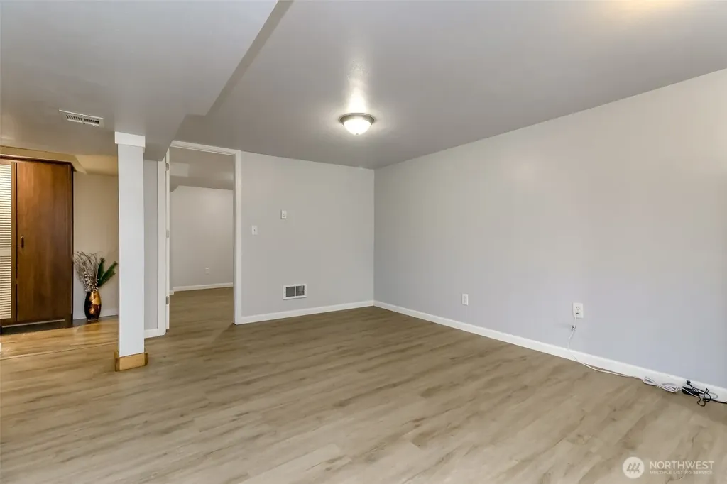 98 31st Avenue Milton WA 98354