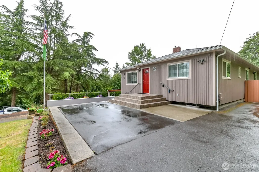 98 31st Avenue Milton WA 98354