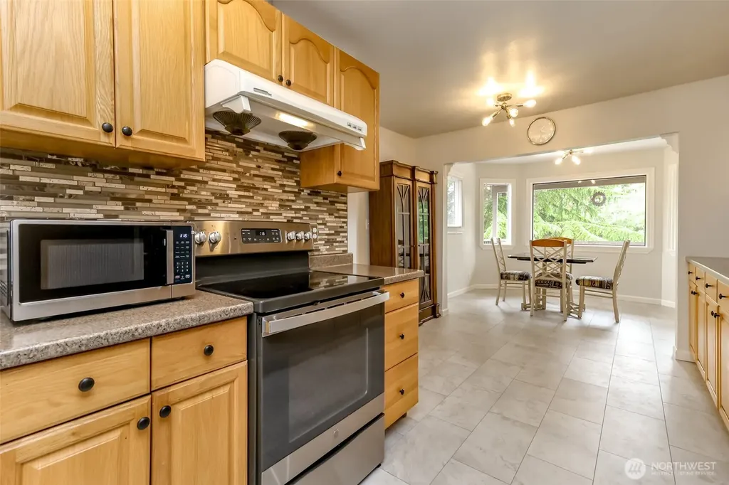 98 31st Avenue Milton WA 98354
