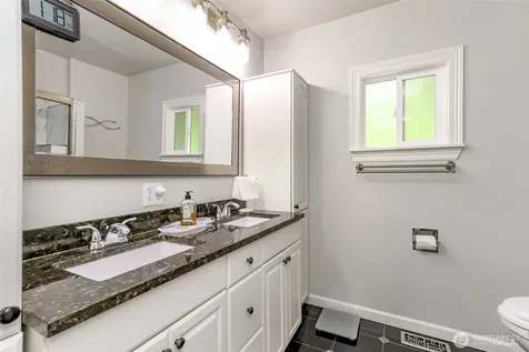 98 31st Avenue Milton WA 98354