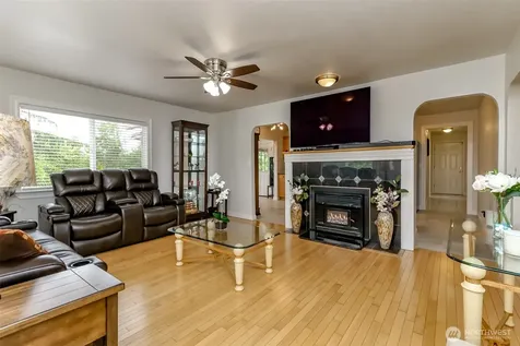 98 31st Avenue Milton WA 98354