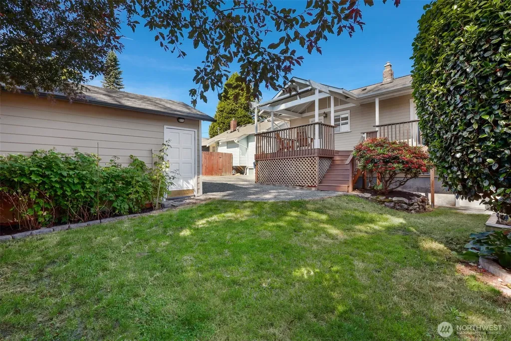 10327 Stone Avenue N Seattle WA 98133