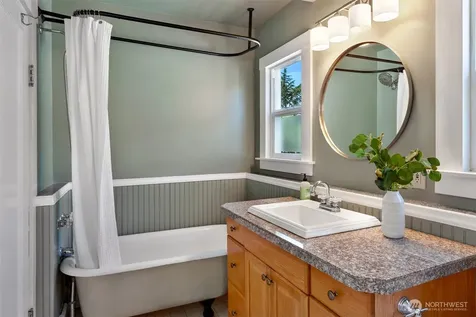 10327 Stone Avenue N Seattle WA 98133