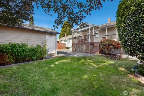 10327 Stone Avenue N Seattle WA 98133