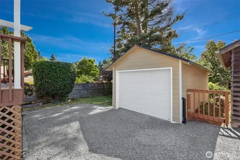 10327 Stone Avenue N Seattle WA 98133