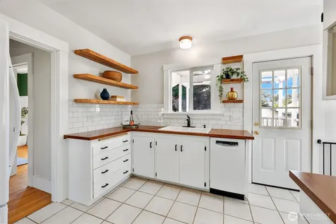 10327 Stone Avenue N Seattle WA 98133