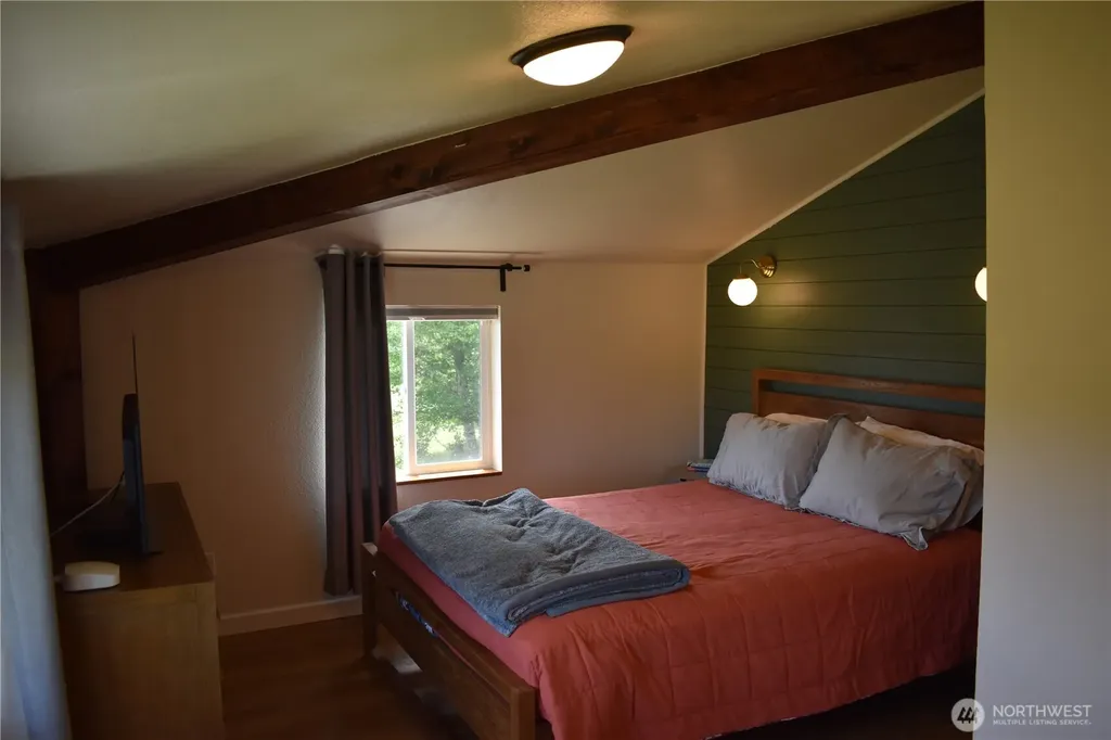 1518 Ocean Beach Road Hoquiam WA 98550