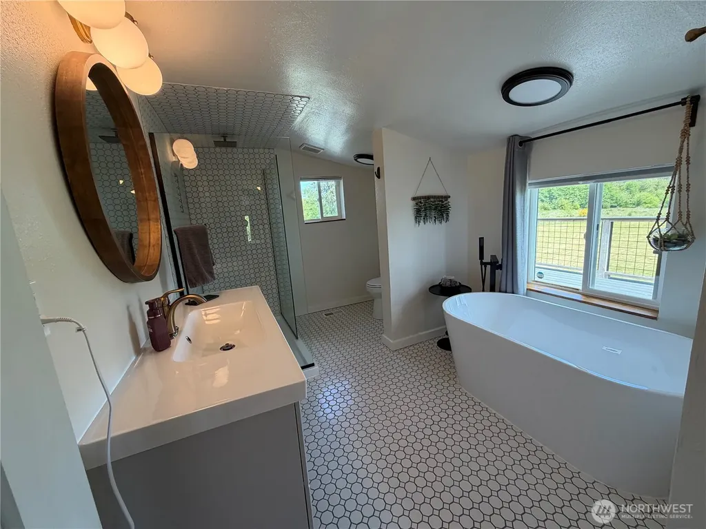 1518 Ocean Beach Road Hoquiam WA 98550