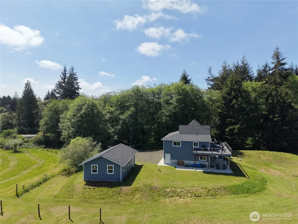 1518 Ocean Beach Road Hoquiam WA 98550