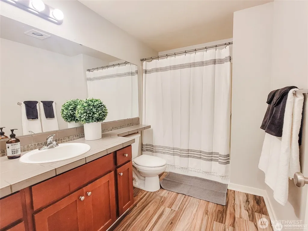 1835 S 286th Lane Federal Way WA 98003