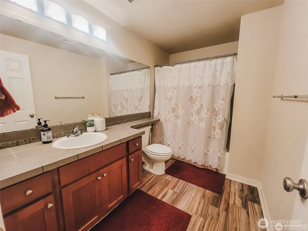 1835 S 286th Lane Federal Way WA 98003