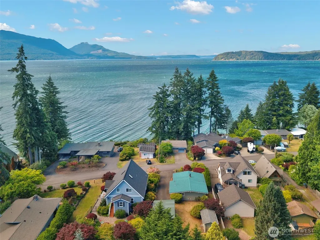 14358 NW Rhoda Lane Seabeck WA 98380