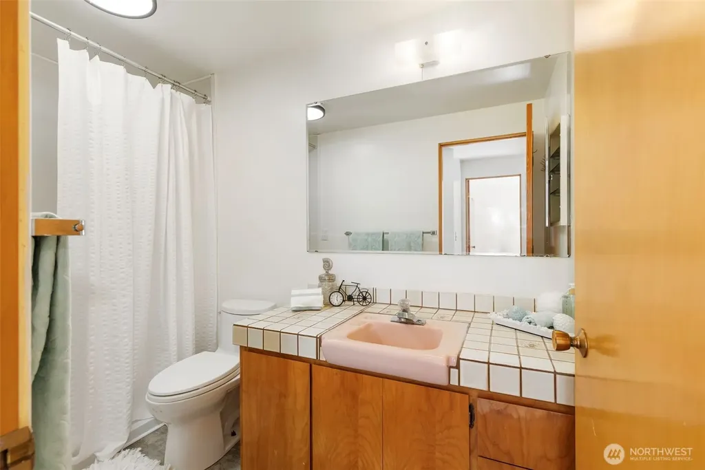 14358 NW Rhoda Lane Seabeck WA 98380