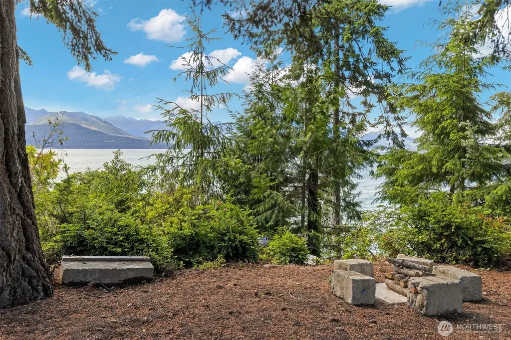 14358 NW Rhoda Lane Seabeck WA 98380