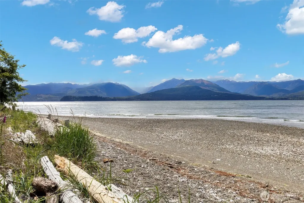 14358 NW Rhoda Lane Seabeck WA 98380