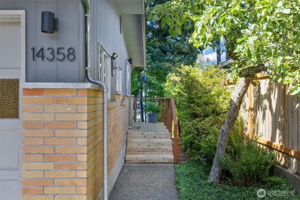14358 NW Rhoda Lane Seabeck WA 98380