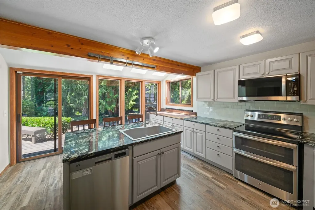 211 E Aycliffe Drive Shelton WA 98584