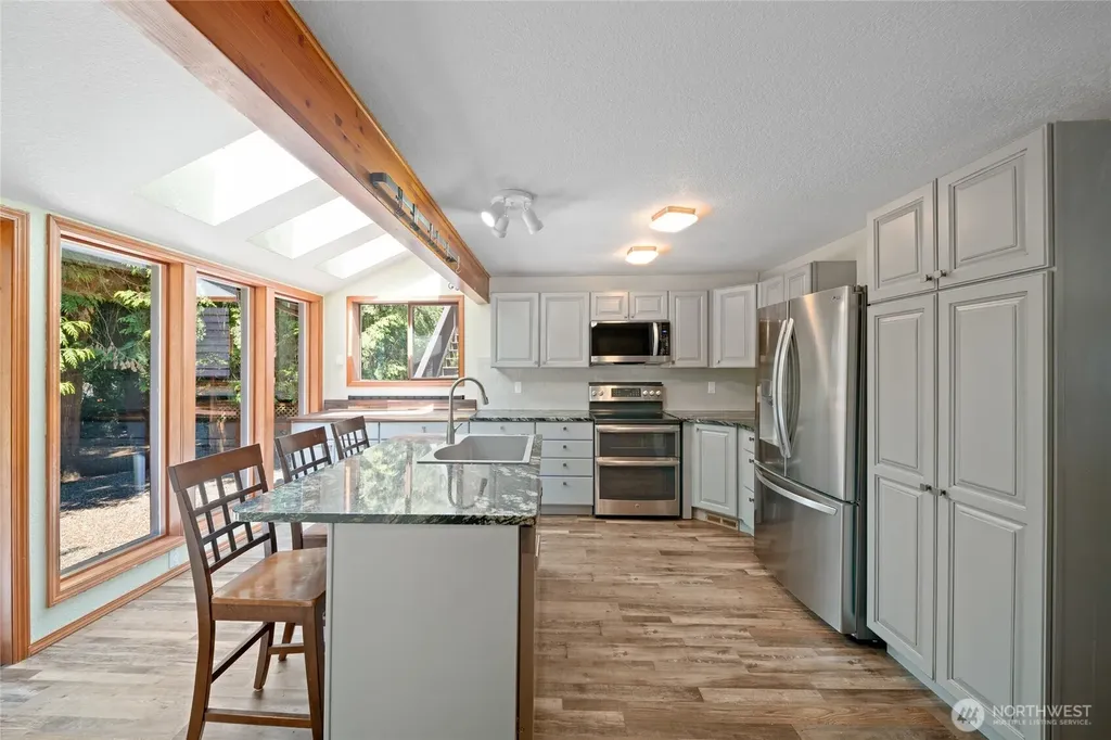 211 E Aycliffe Drive Shelton WA 98584