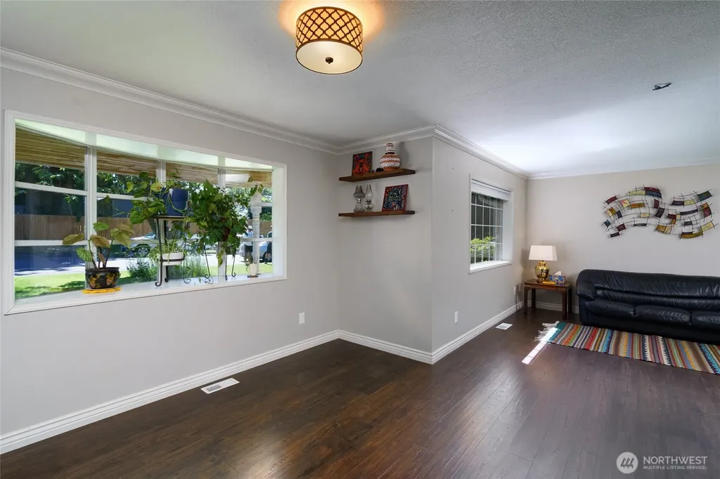 2003 Woodridge Avenue Mount Vernon WA 98273