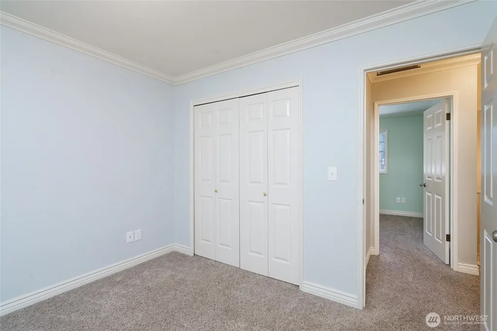 2003 Woodridge Avenue Mount Vernon WA 98273