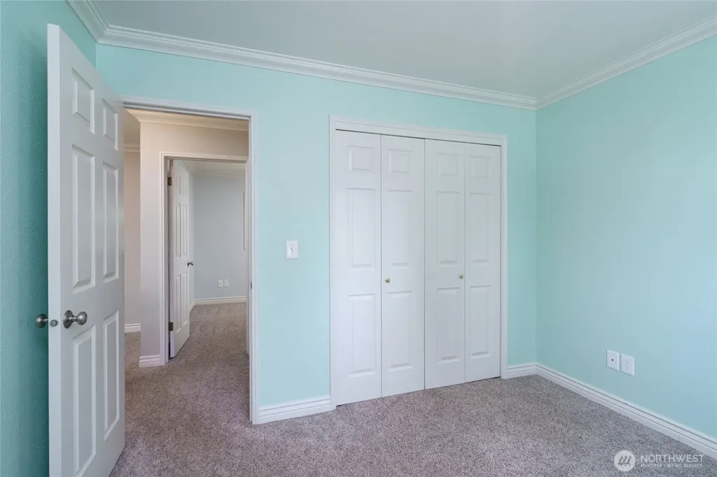 2003 Woodridge Avenue Mount Vernon WA 98273