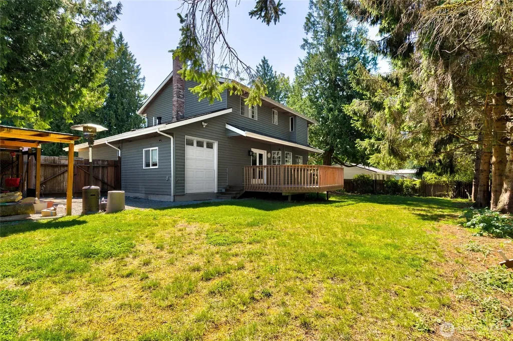 2003 Woodridge Avenue Mount Vernon WA 98273