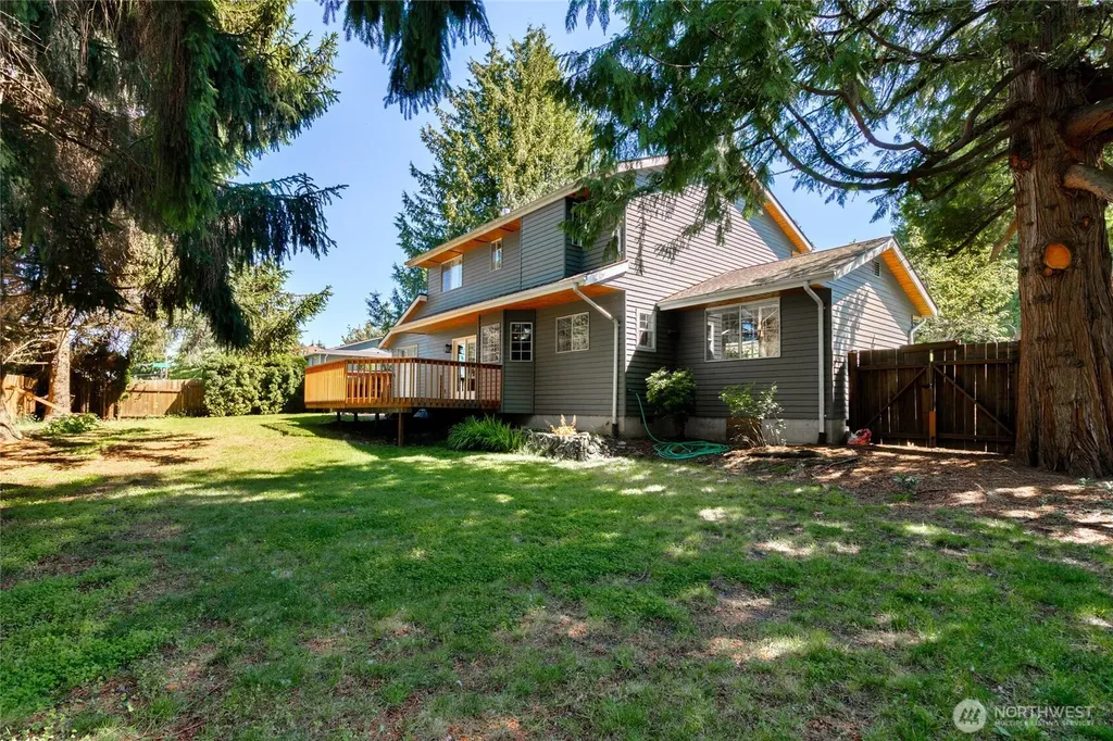 2003 Woodridge Avenue Mount Vernon WA 98273