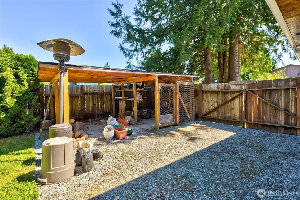 2003 Woodridge Avenue Mount Vernon WA 98273