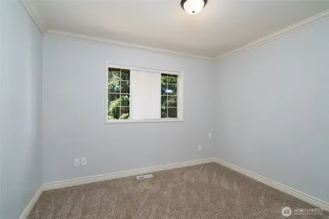 2003 Woodridge Avenue Mount Vernon WA 98273
