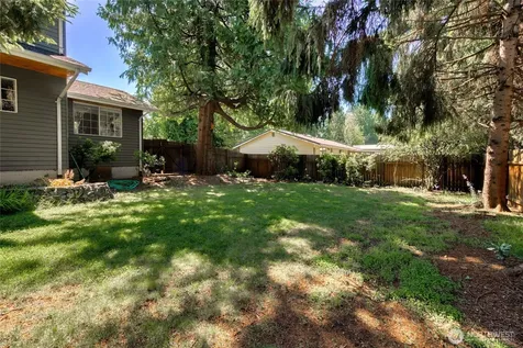 2003 Woodridge Avenue Mount Vernon WA 98273
