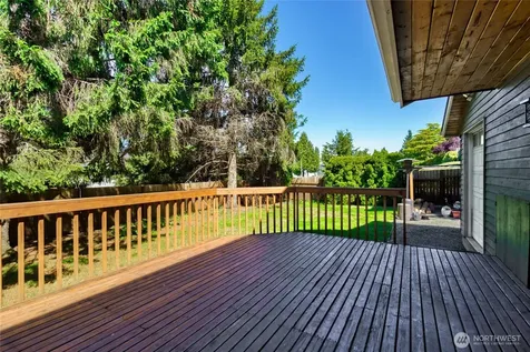 2003 Woodridge Avenue Mount Vernon WA 98273
