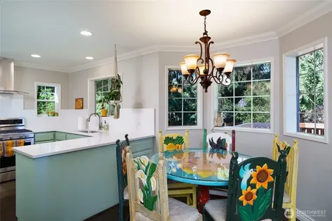 2003 Woodridge Avenue Mount Vernon WA 98273