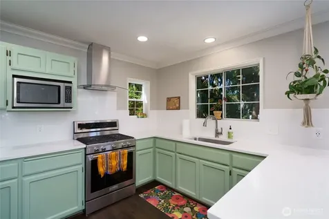 2003 Woodridge Avenue Mount Vernon WA 98273