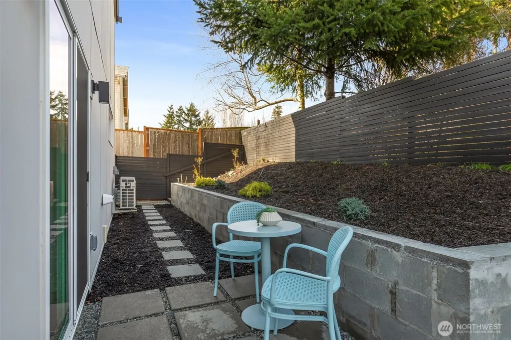 1556 S Pearl Street Seattle WA 98108