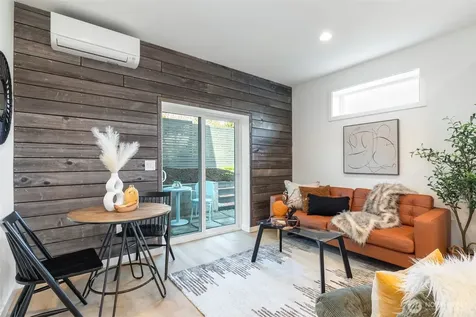 1556 S Pearl Street Seattle WA 98108