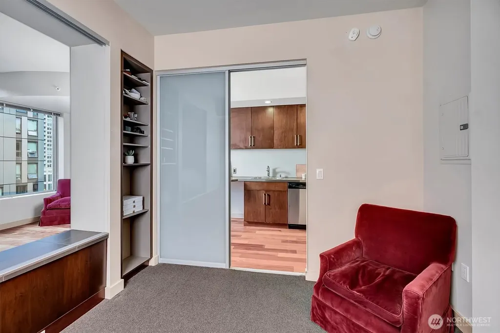 910 Lenora Street Seattle WA 98121