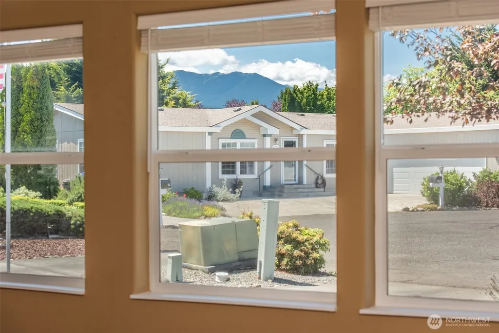 622 N Seventh Avenue Sequim WA 98382