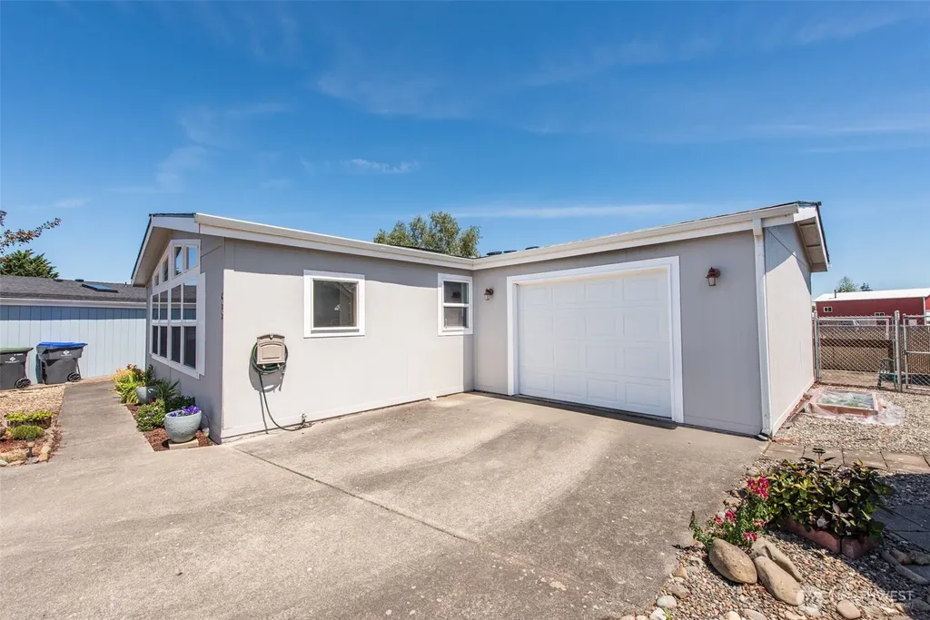 622 N Seventh Avenue Sequim WA 98382