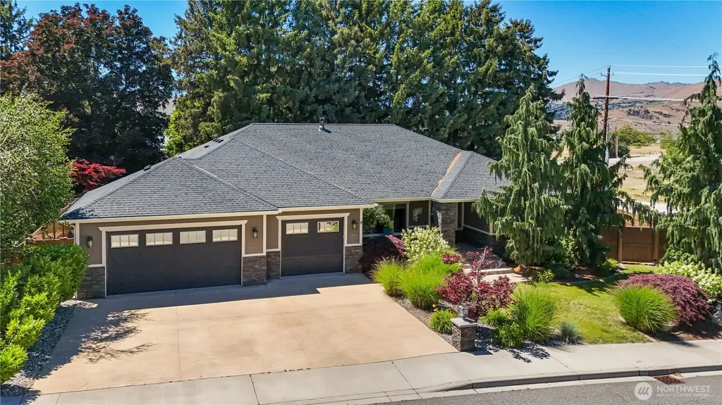 3484 Ashwood Drive East Wenatchee WA 98802