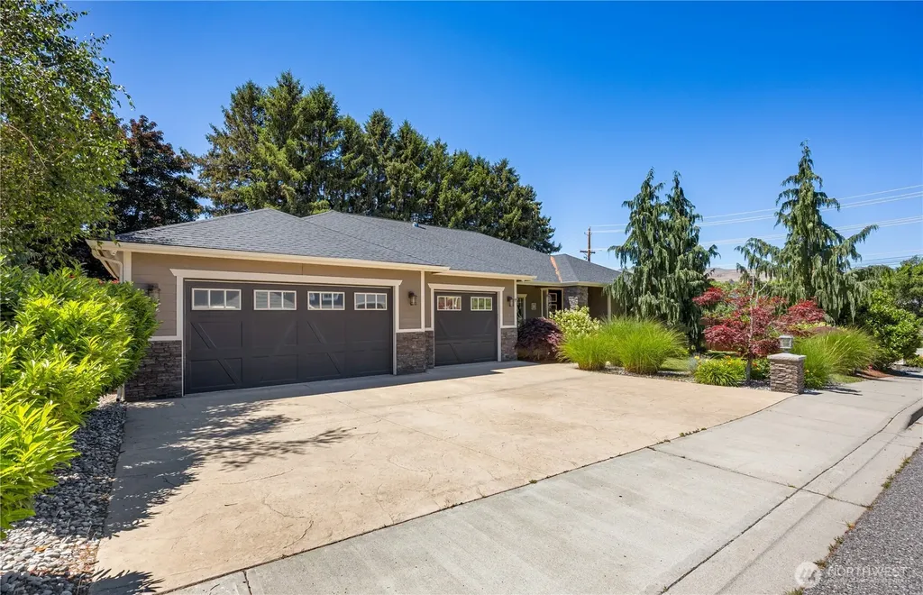 3484 Ashwood Drive East Wenatchee WA 98802