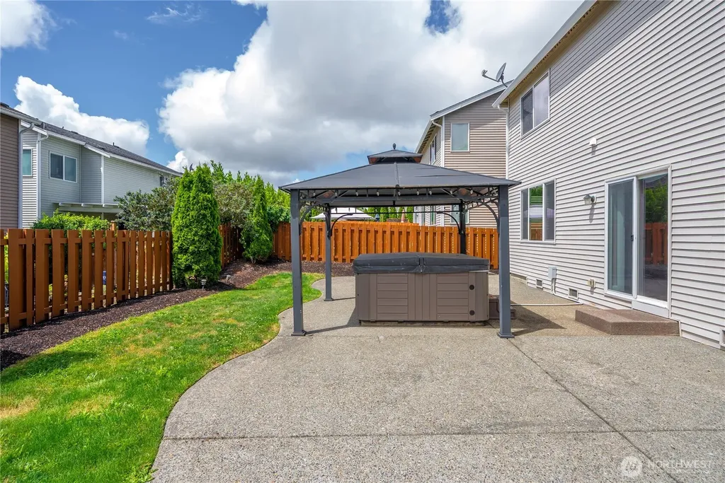 16216 23rd St E Lake Tapps WA 98391