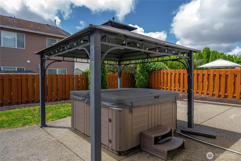 16216 23rd St E Lake Tapps WA 98391