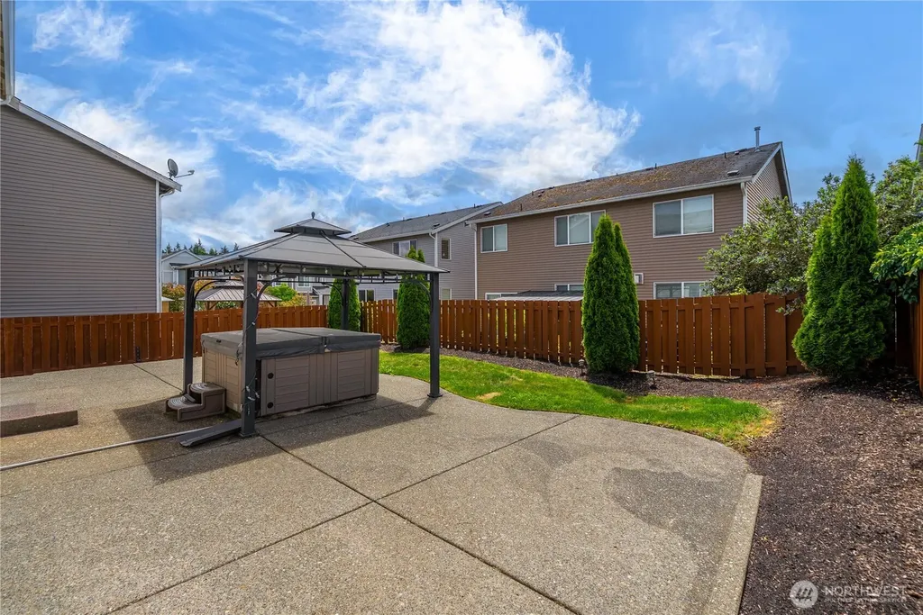 16216 23rd St E Lake Tapps WA 98391