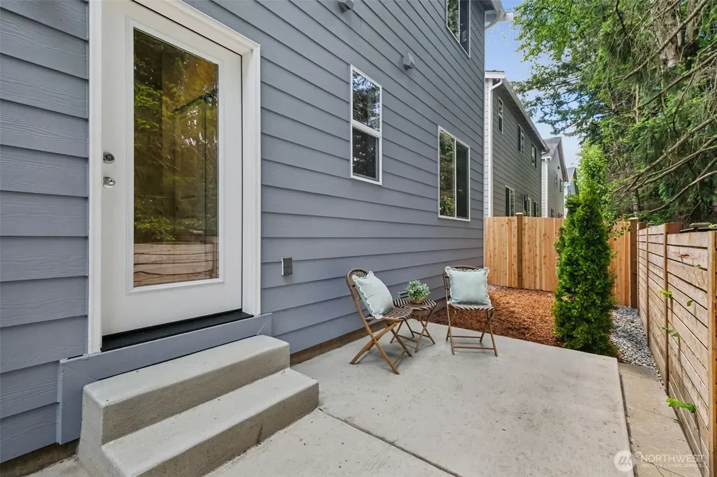 24515 111th Avenue SE Kent WA 98030