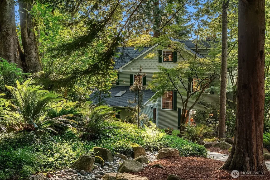 10157 SW 263rd Street Vashon WA 98070