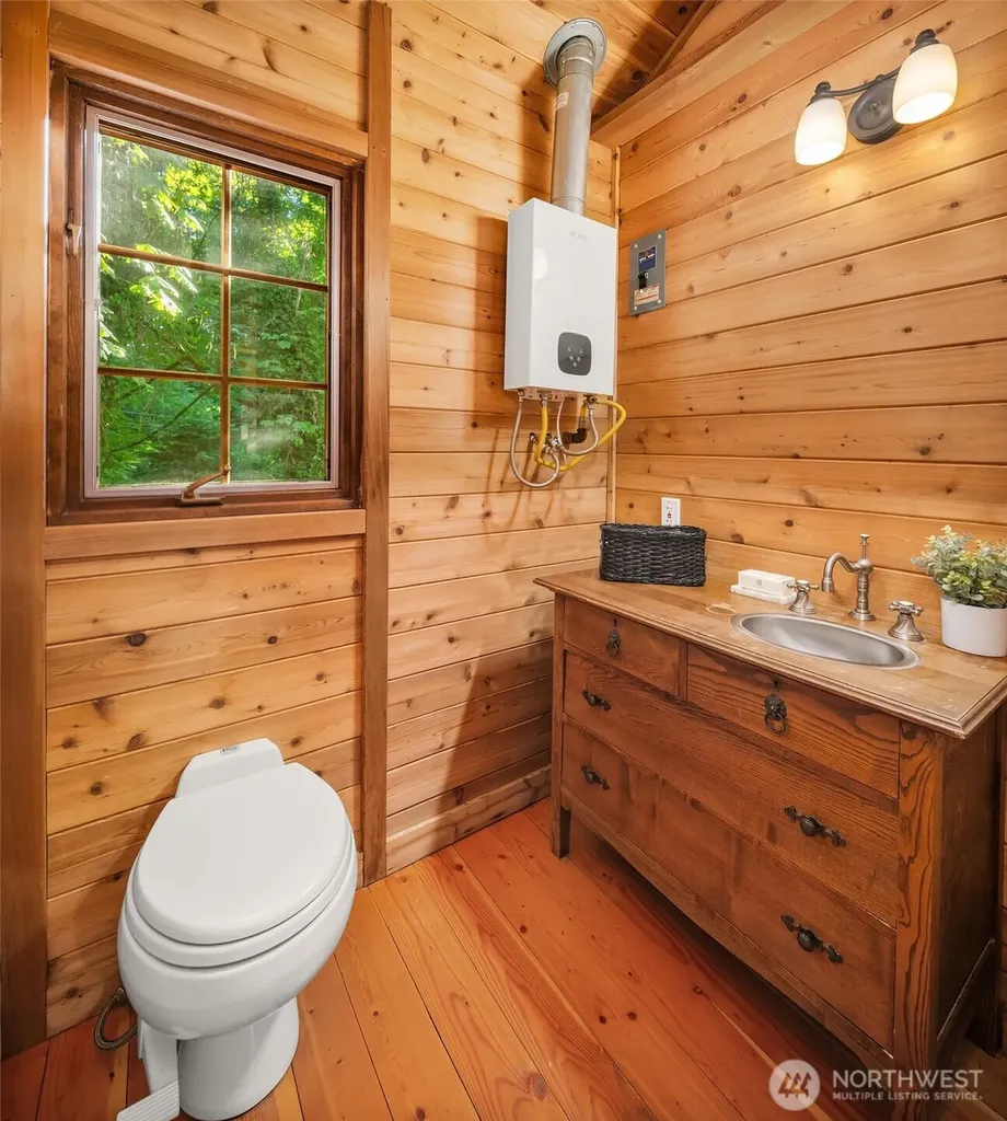 10157 SW 263 Street Vashon WA 98070